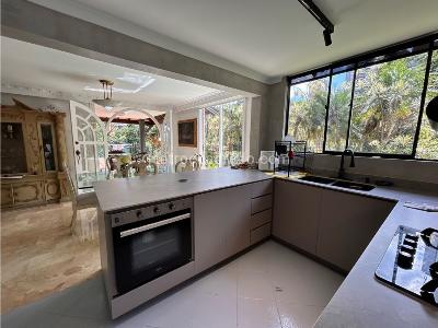 Casa de 3 alcobas en venta en San Lucas, Envigado, 265 m² · foto 2 de 19