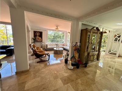 Casa de 3 alcobas en venta en San Lucas, Envigado, 265 m² · foto 4 de 19