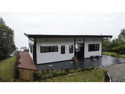 Casa de 2 alcobas en venta en Santa Elena, Medellín, 150 m² · foto 4 de 20