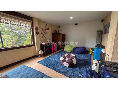 Casa de 3 alcobas en venta en El Tesoro, Medellín, 440 m² · foto 4 de 20