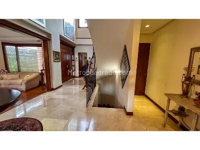 Casa de 3 alcobas en venta en El Tesoro, Medellín, 440 m² · foto 8 de 20