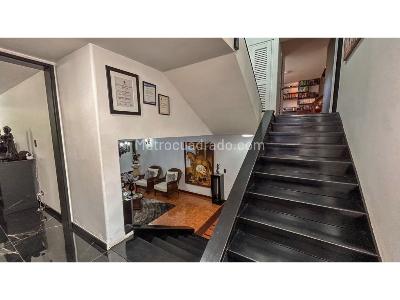 Casa de 5 alcobas en venta en Las Palmas, Medellín, 456 m² · foto 4 de 16