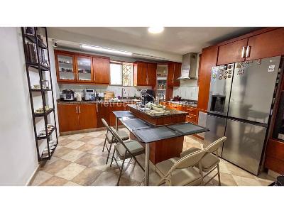 Casa de 5 alcobas en venta en Las Palmas, Medellín, 456 m² · foto 5 de 16