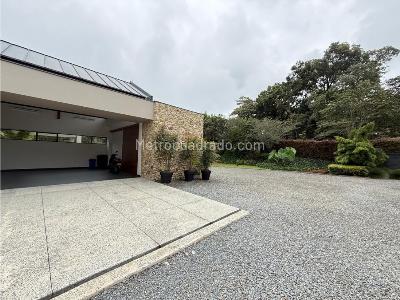 Casa de 4 alcobas en venta en Alto De Las Palmas, Envigado, 970 m² · foto 3 de 20