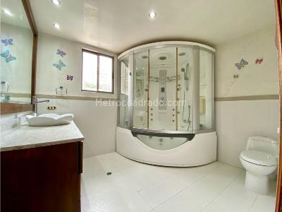 Casa de 4 alcobas en venta en Transversal Superior, Medellín, 520 m² · foto 18 de 20