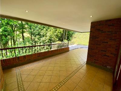 Casa de 4 alcobas en venta en Transversal Superior, Medellín, 520 m² · foto 8 de 20