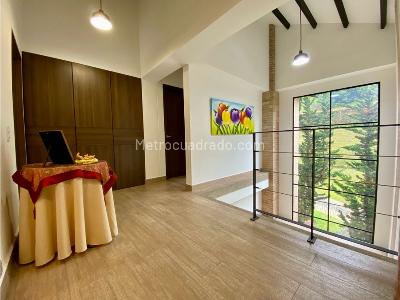 Casa de 3 alcobas en venta en Llanogrande, Rionegro, 374 m² · foto 16 de 20