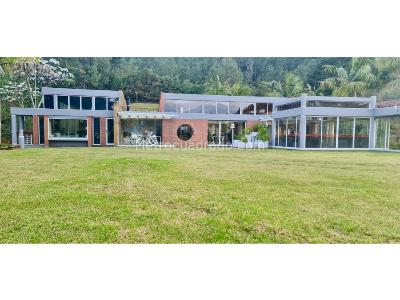 Casa de 5 alcobas en venta en Alto De Las Palmas, Envigado, 480 m² · foto 2 de 20