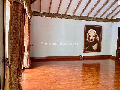 Casa de 5 alcobas en venta en Loma Los Balsos, Medellín, 1000 m² · foto 13 de 20