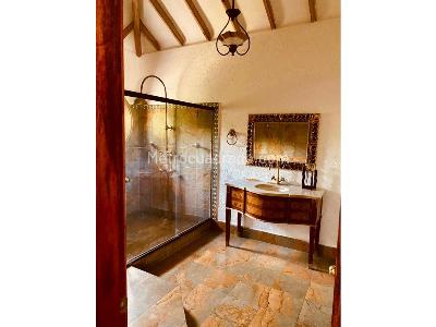 Casa de 5 alcobas en venta en Loma Los Balsos, Medellín, 1000 m² · foto 15 de 20