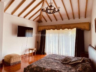 Casa de 5 alcobas en venta en Loma Los Balsos, Medellín, 1000 m² · foto 19 de 20