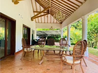 Casa de 5 alcobas en venta en Loma Los Balsos, Medellín, 1000 m² · foto 20 de 20