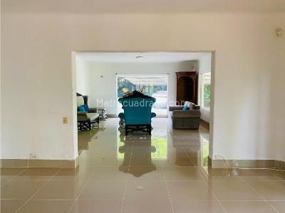 Casa de 5 alcobas en venta en Loma Los Balsos, Medellín, 1000 m² · foto 7 de 20