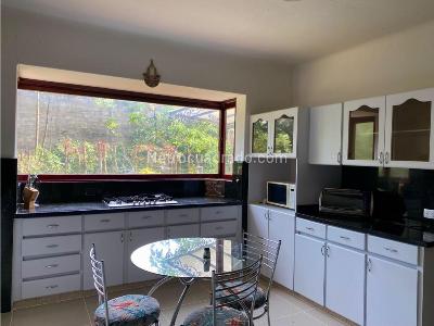 Casa de 5 alcobas en venta en Loma Los Balsos, Medellín, 1000 m² · foto 9 de 20