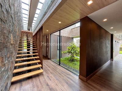 Casa de 3 alcobas en venta en Alto De Las Palmas, Envigado, 440 m² · foto 3 de 20