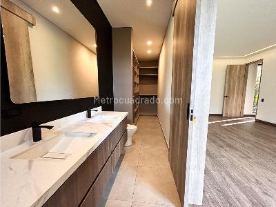 Casa de 4 alcobas en venta en Llanogrande, Rionegro, 400 m² · foto 19 de 20