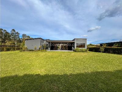 Casa de 4 alcobas en venta en Llanogrande, Rionegro, 400 m² · foto 3 de 20