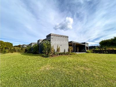 Casa de 4 alcobas en venta en Llanogrande, Rionegro, 400 m² · foto 5 de 20