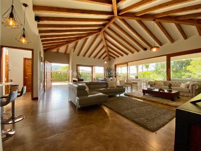 Casa de 3 alcobas en venta en Rionegro La Ceja, Rionegro, 400 m² · foto 1 de 20