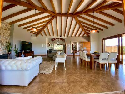 Casa de 3 alcobas en venta en Rionegro La Ceja, Rionegro, 400 m² · foto 2 de 20