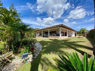 Casa de 3 alcobas en venta en Rionegro La Ceja, Rionegro, 400 m² · foto 4 de 20