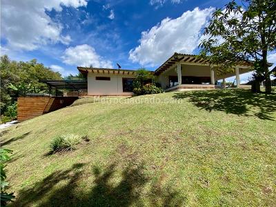 Casa de 3 alcobas en venta en Rionegro La Ceja, Rionegro, 400 m² · foto 5 de 20