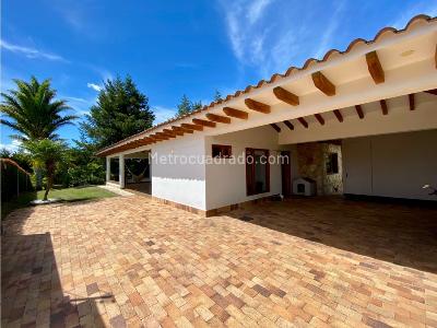 Casa de 3 alcobas en venta en Rionegro La Ceja, Rionegro, 400 m² · foto 6 de 20