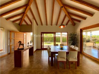 Casa de 3 alcobas en venta en Rionegro La Ceja, Rionegro, 400 m² · foto 9 de 20