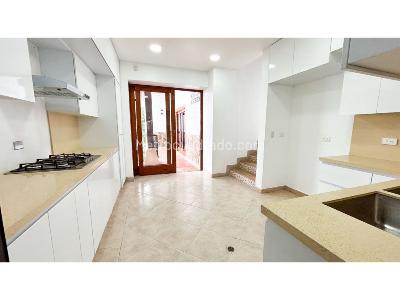 Casa de 3 alcobas en venta en El Escobero, Envigado, 525 m² · foto 11 de 20