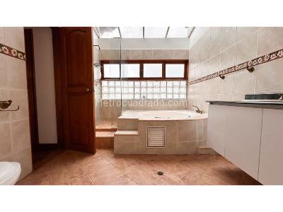 Casa de 3 alcobas en venta en El Escobero, Envigado, 525 m² · foto 17 de 20