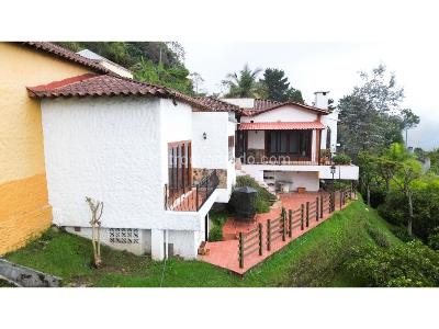 Casa de 3 alcobas en venta en El Escobero, Envigado, 525 m² · foto 2 de 20