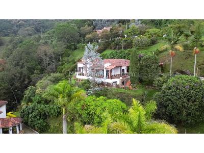 Casa de 3 alcobas en venta en El Escobero, Envigado, 525 m² · foto 3 de 20