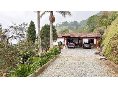 Casa de 3 alcobas en venta en El Escobero, Envigado, 525 m² · foto 5 de 20