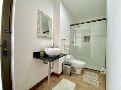 Casa de 4 alcobas en venta en El Escobero, Envigado, 430 m² · foto 10 de 20