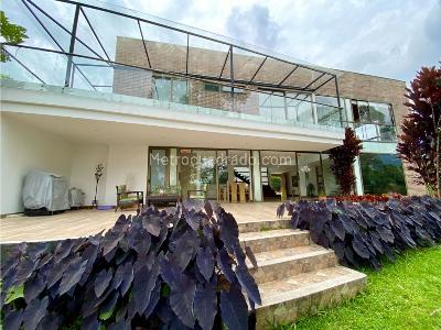 Casa de 4 alcobas en venta en El Escobero, Envigado, 430 m² · foto 15 de 20