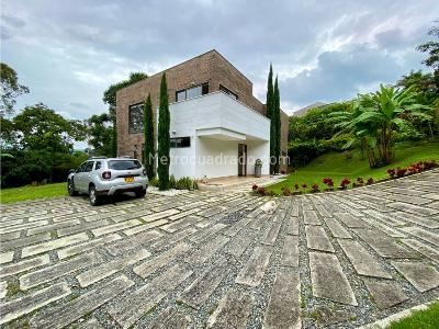 Casa de 4 alcobas en venta en El Escobero, Envigado, 430 m² · foto 16 de 20