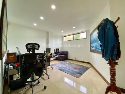 Casa de 4 alcobas en venta en El Escobero, Envigado, 430 m² · foto 8 de 20