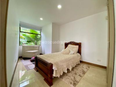 Casa de 4 alcobas en venta en El Escobero, Envigado, 430 m² · foto 9 de 20