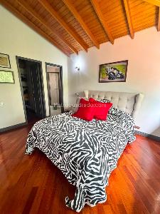 Casa de 3 alcobas en venta en Altos Del Poblado, Medellín, 275 m² · foto 18 de 20