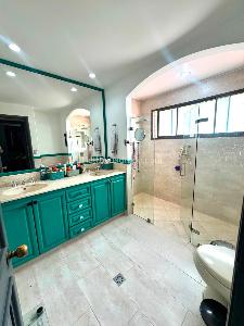 Casa de 3 alcobas en venta en Altos Del Poblado, Medellín, 275 m² · foto 15 de 20