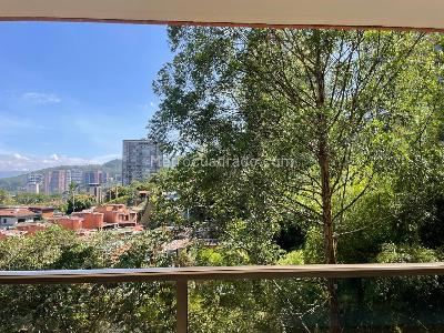 Apartamento en venta en El Poblado El Tesoro, Medellín · foto 9 de 18