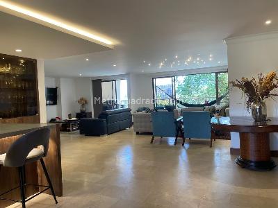 Apartamento en venta en El Poblado El Tesoro, Medellín · foto 5 de 18