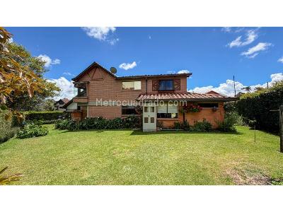 Casa de 3 alcobas en venta en Alto De Las Palmas, Envigado, 300 m² · foto 2 de 17