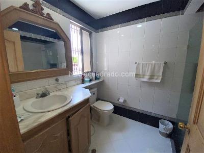 Casa de 4 alcobas en venta en Ciudad Jardin, Cali, 600 m² · foto 17 de 20