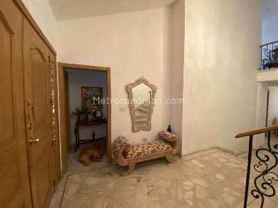 Casa de 4 alcobas en venta en Ciudad Jardin, Cali, 600 m² · foto 2 de 20