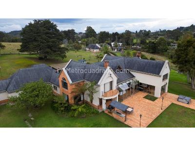 Casa de 4 alcobas en venta en Alto De Las Palmas, Envigado, 1000 m² · foto 2 de 20