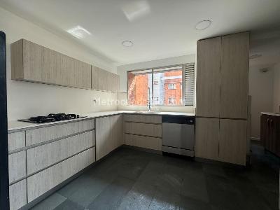 Apartamento de 4 alcobas en venta en Los Balsos No 1, Medellín, 175 m² · foto 5 de 17