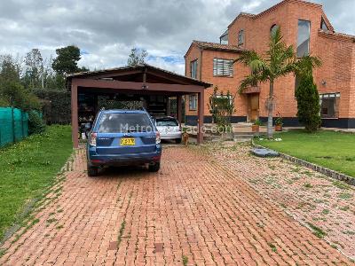 Casa de 4 alcobas en venta en Chia, Chía, 280 m² · foto 2 de 20