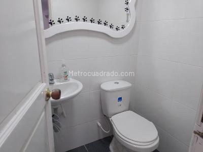 Casa de 5 alcobas en venta en Santa Barbara, Bogotá, 280 m² · foto 7 de 12