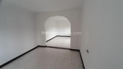 Casa de 5 alcobas en venta en Villa Claudia, Bogotá, 99 m² · foto 3 de 19